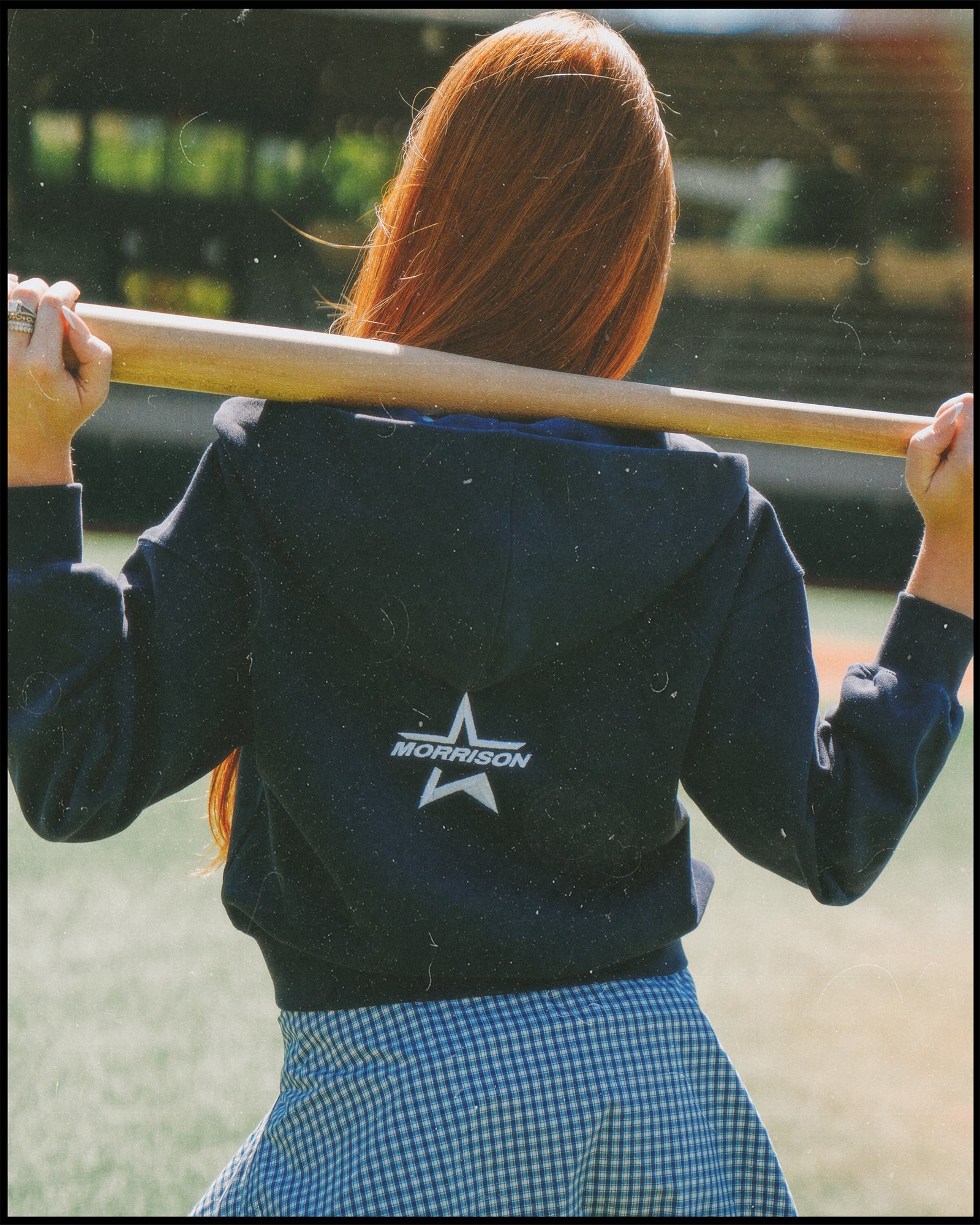  [woman]