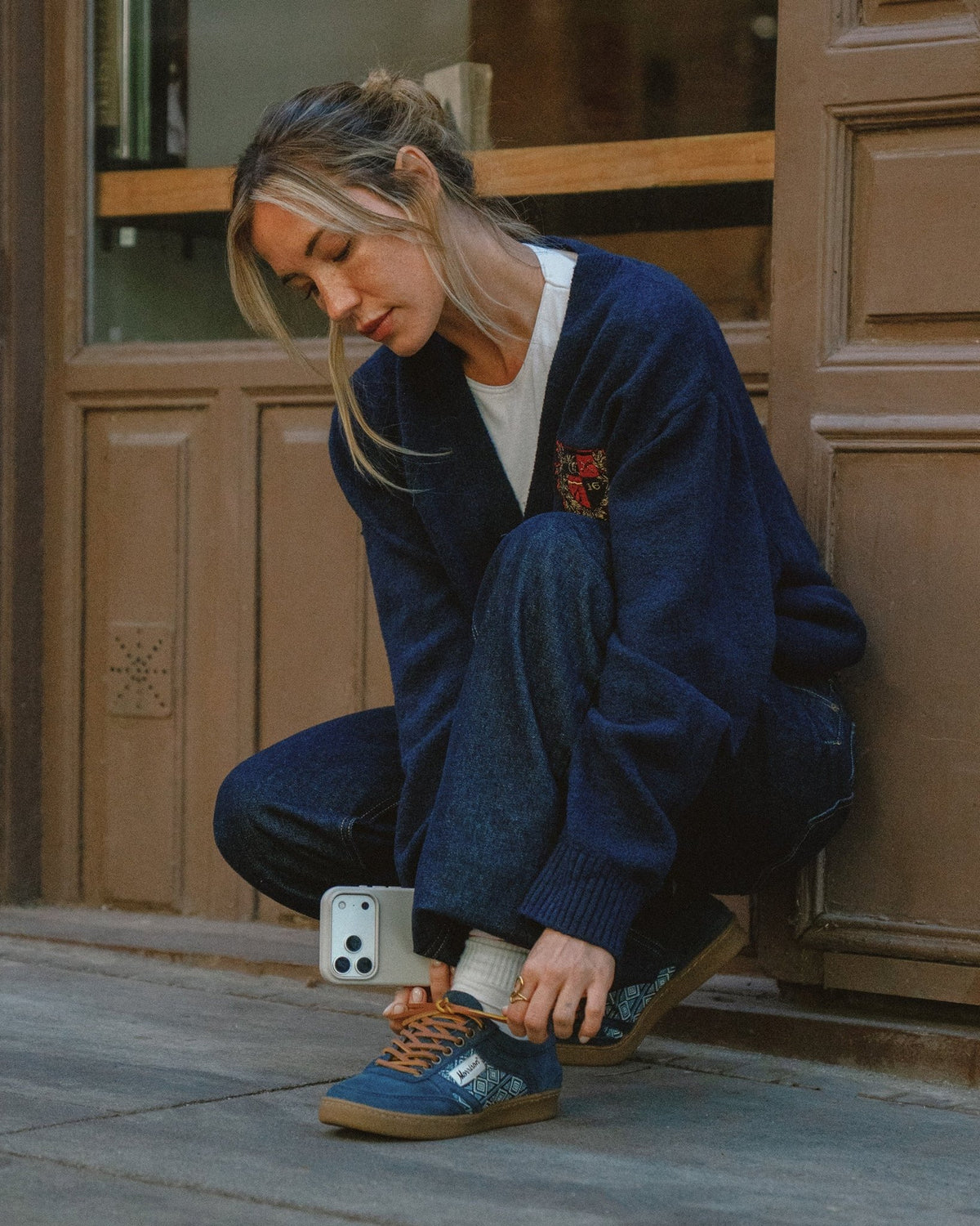 [woman]